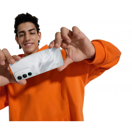 Смартфон Realme C71 8/256GB (RMX5303) White Swan