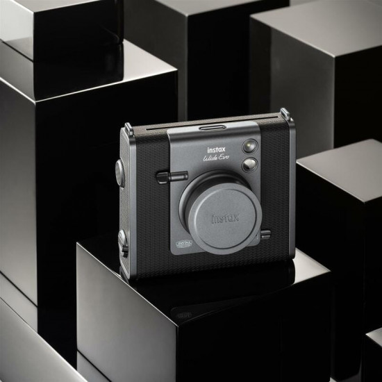 Камера моментального друку Fujifilm Instax Wide Evo Black (16840933)