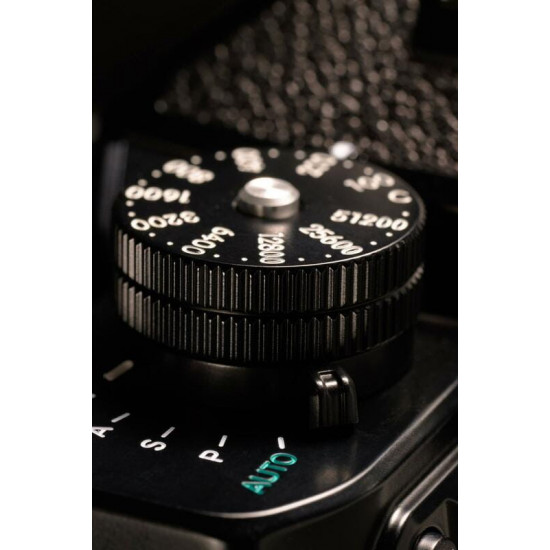 Цифрова фотокамера Nikon Zf body (VOA120AE)