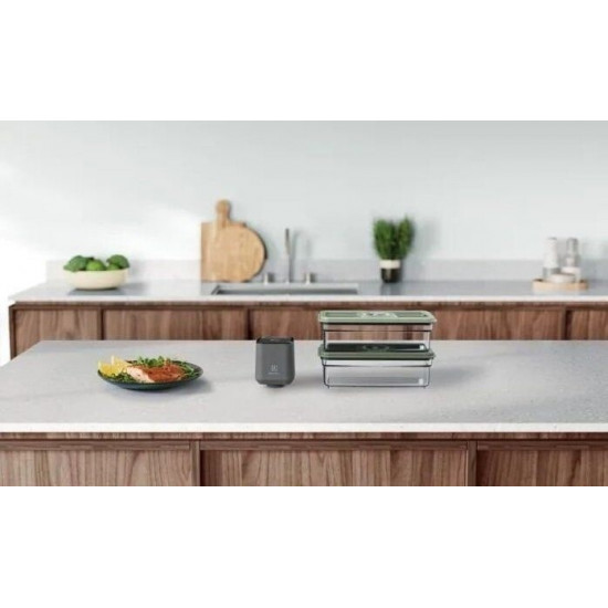 Вакуумний пакувальник Electrolux EVFK1