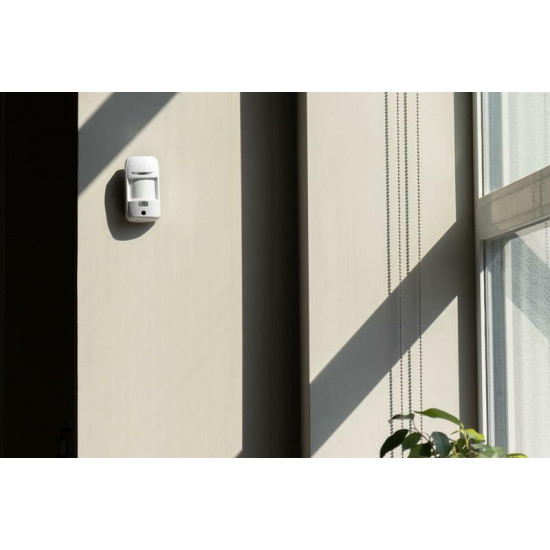 Бездротовий датчик руху з камерою U-Prox PIR Cam White