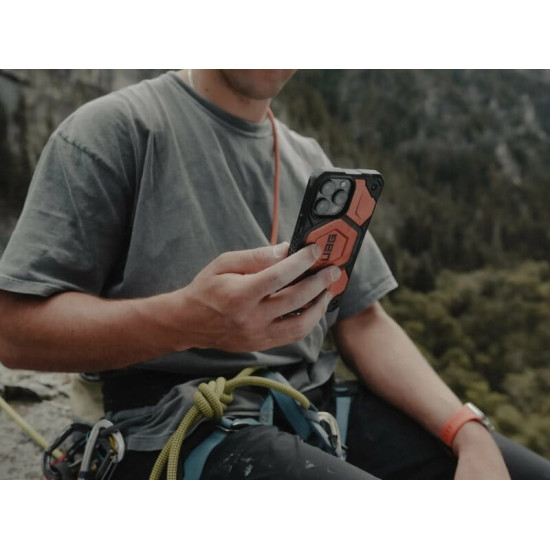 Чохол-накладка Urban Armor Gear для Apple iPhone 15 Pro Max Monarch Pro Magsafe Rust (114222119191)